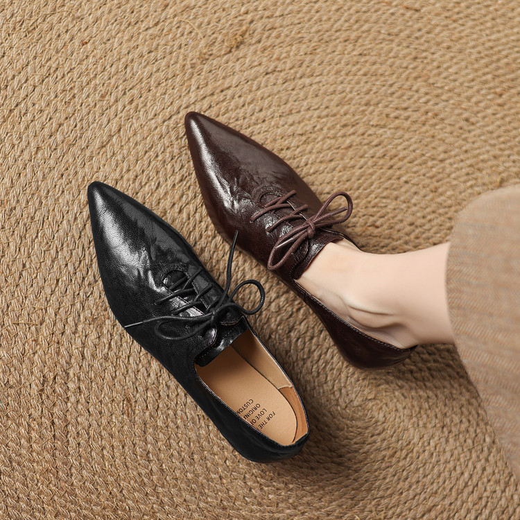 Deep Mouth Flat Shoes in Brown and Black - Style i.html