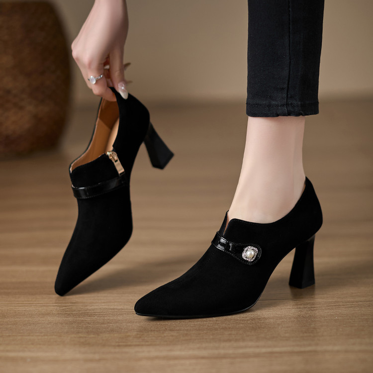 Deep Mouth High Heel Pumps in Black Leather - Style s.html